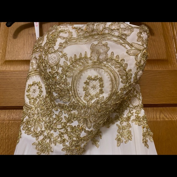 White semi-formal dress - Picture 4 of 4